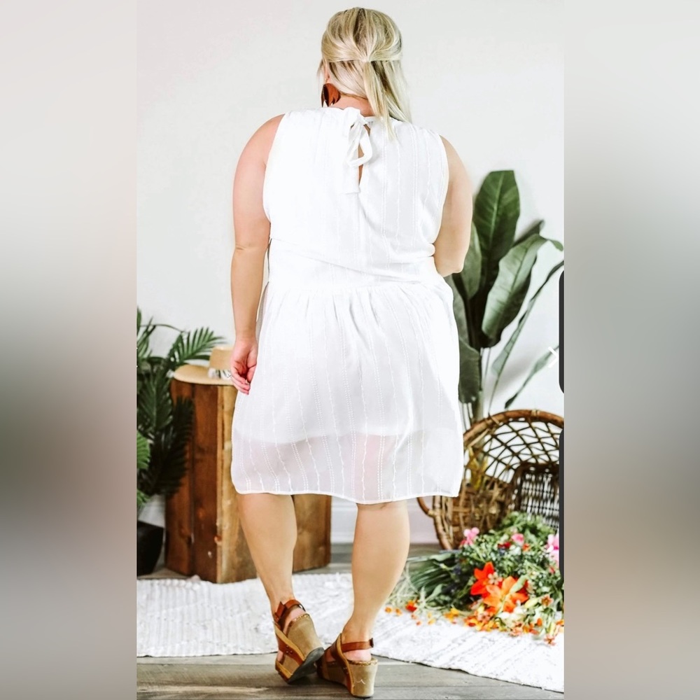 NWT Lovely Day Curvy white dress size 3X - Picture 3 of 9